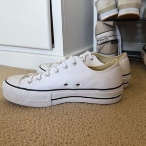 Classic Low-Top Platform Canvas Sneakers - White